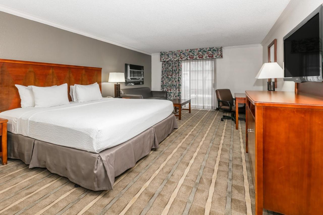 Richmond Inn & Suites Baton Rouge Ngoại thất bức ảnh