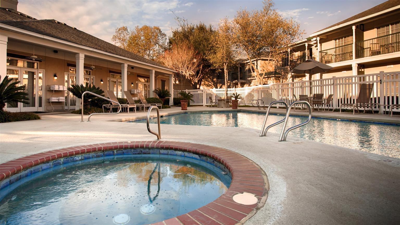 Richmond Inn & Suites Baton Rouge Ngoại thất bức ảnh